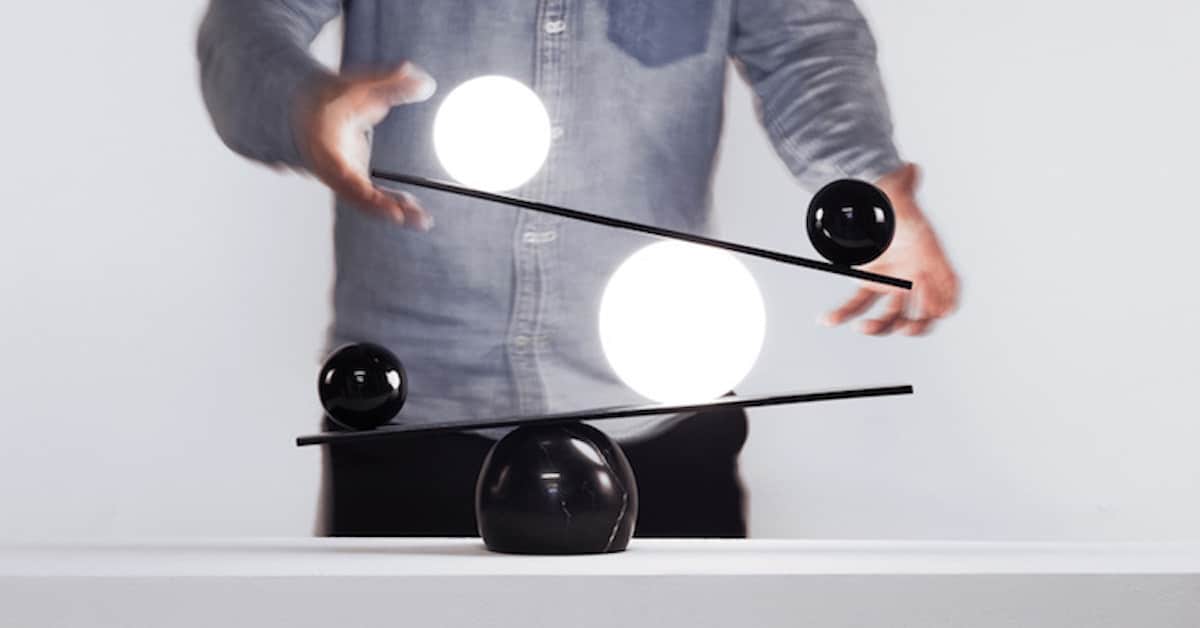 Minimalist Table Lamp Plays Artistic Balancing Act While Lighting Your ...